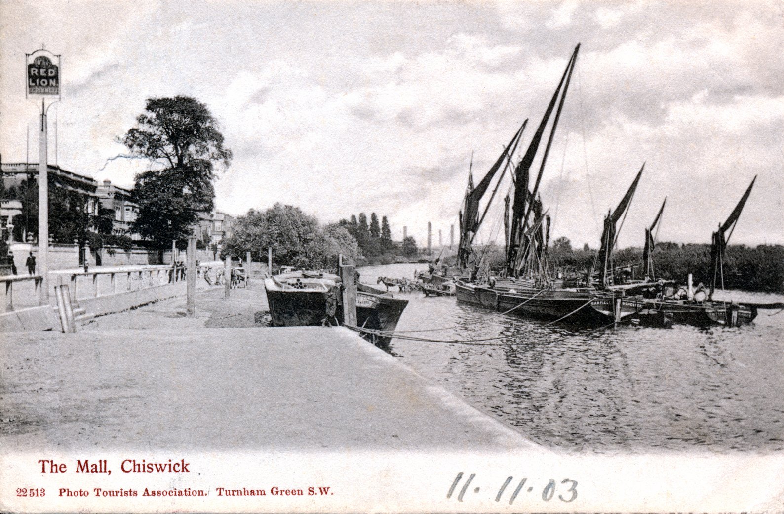 Chiswick Mall,Chiswick Eyot,hotels and inns Red Lion,river view,horse unloading barge